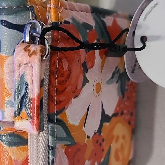 MUNDI BRAND WOMEN'S "FRUIT PUNCH FLORAL" WALLET WITH RFID PROTECTION - Picture 11 of 13